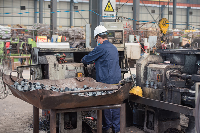 凤城网架锥头车间